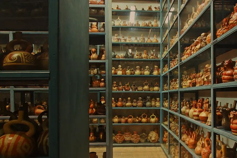 Museo Larco Colección de Huacos