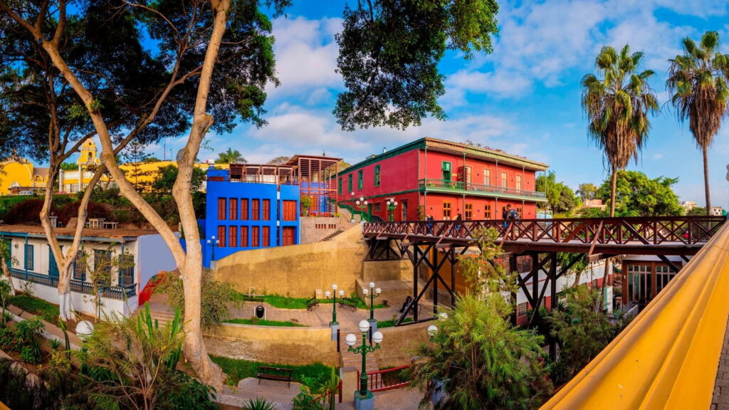 Barranco distrito turístico de Lima